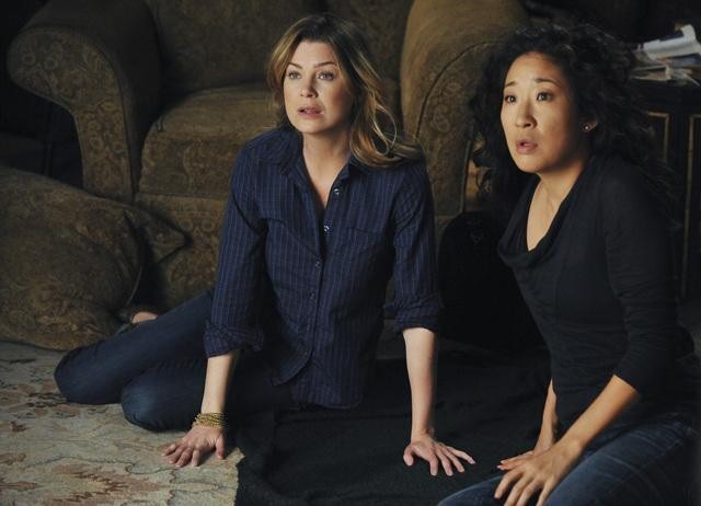 Still of Sandra Oh and Ellen Pompeo in Grei anatomija (2005)