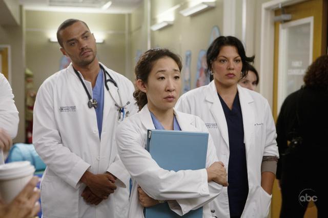 Still of Sandra Oh, Sara Ramirez and Jesse Williams in Grei anatomija (2005)