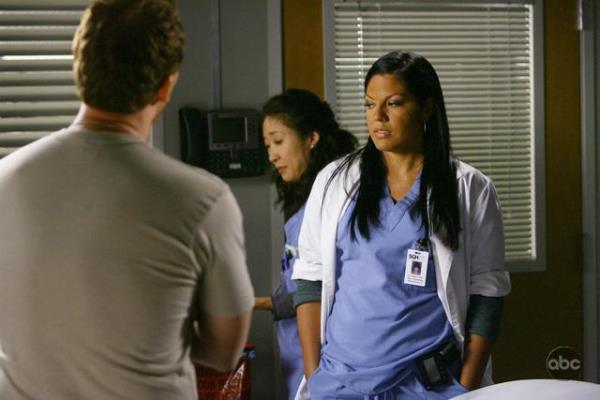 Still of Sandra Oh and Sara Ramirez in Grei anatomija (2005)