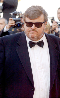 Michael Moore at event of Bad Santa (2003)