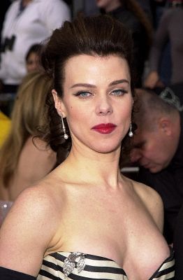 Debi Mazar