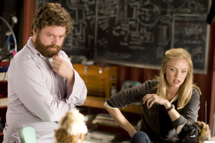 Still of Zach Galifianakis and Kelli Garner in G Burys (2009)