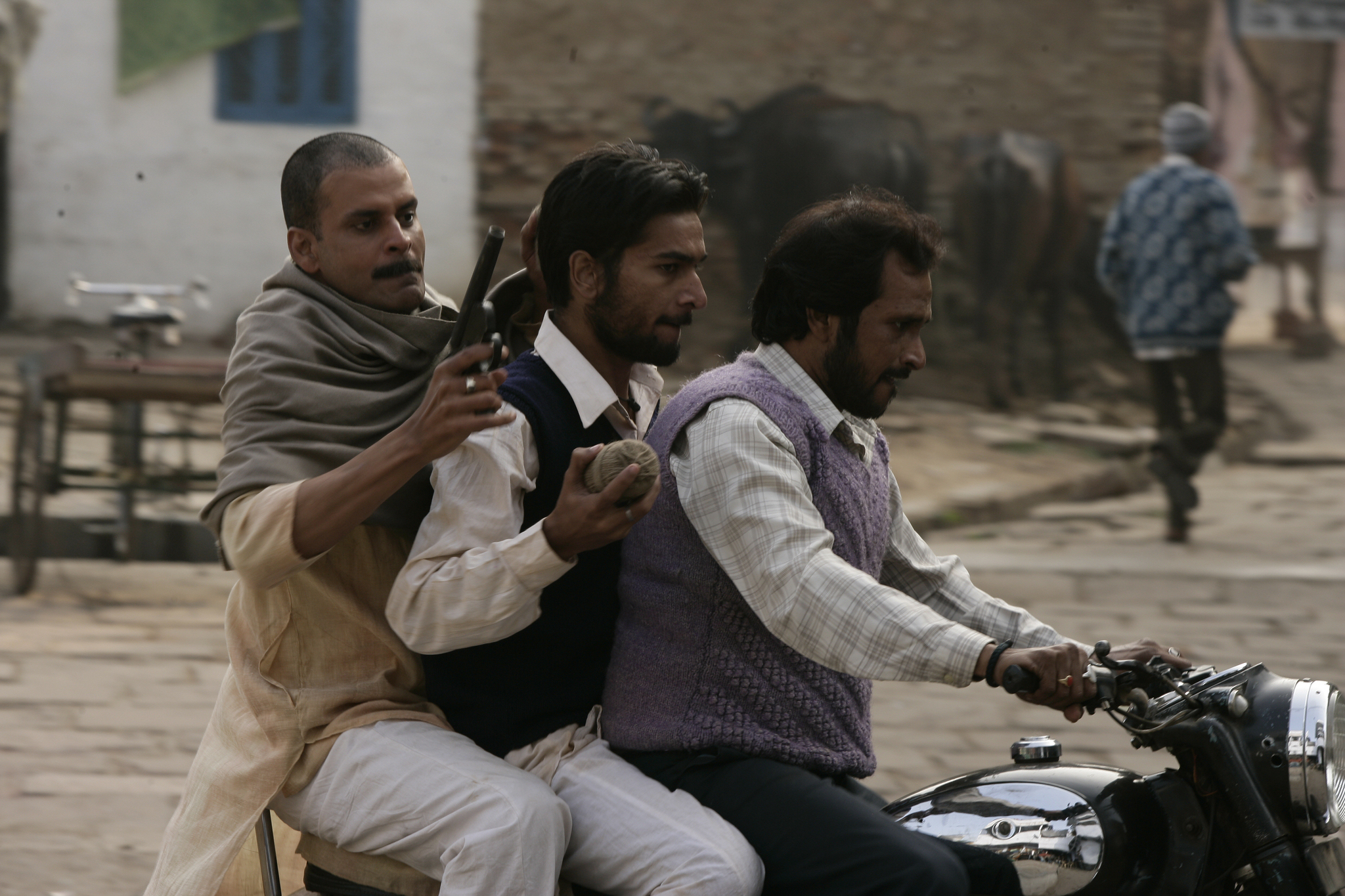 Still of Manoj Bajpayee in Gangs of Wasseypur (2012)