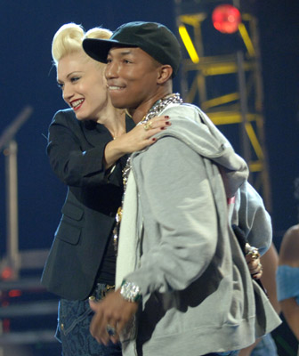 Gwen Stefani and Pharrell Williams at event of 2005 American Music Awards (2005)