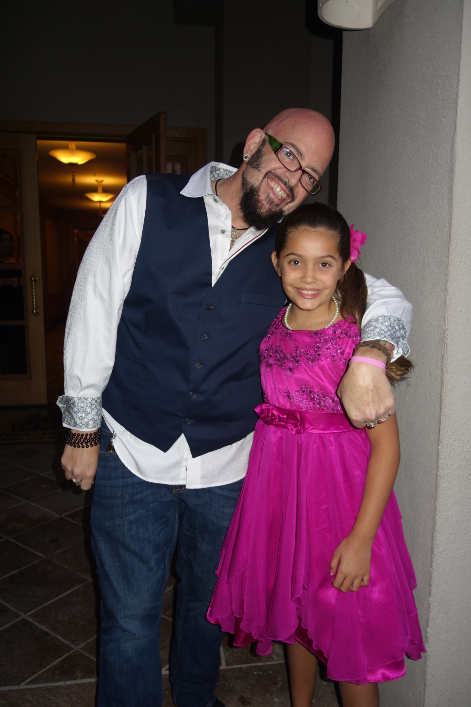 Emmy supporting SNP LA with Jackson Galaxy.