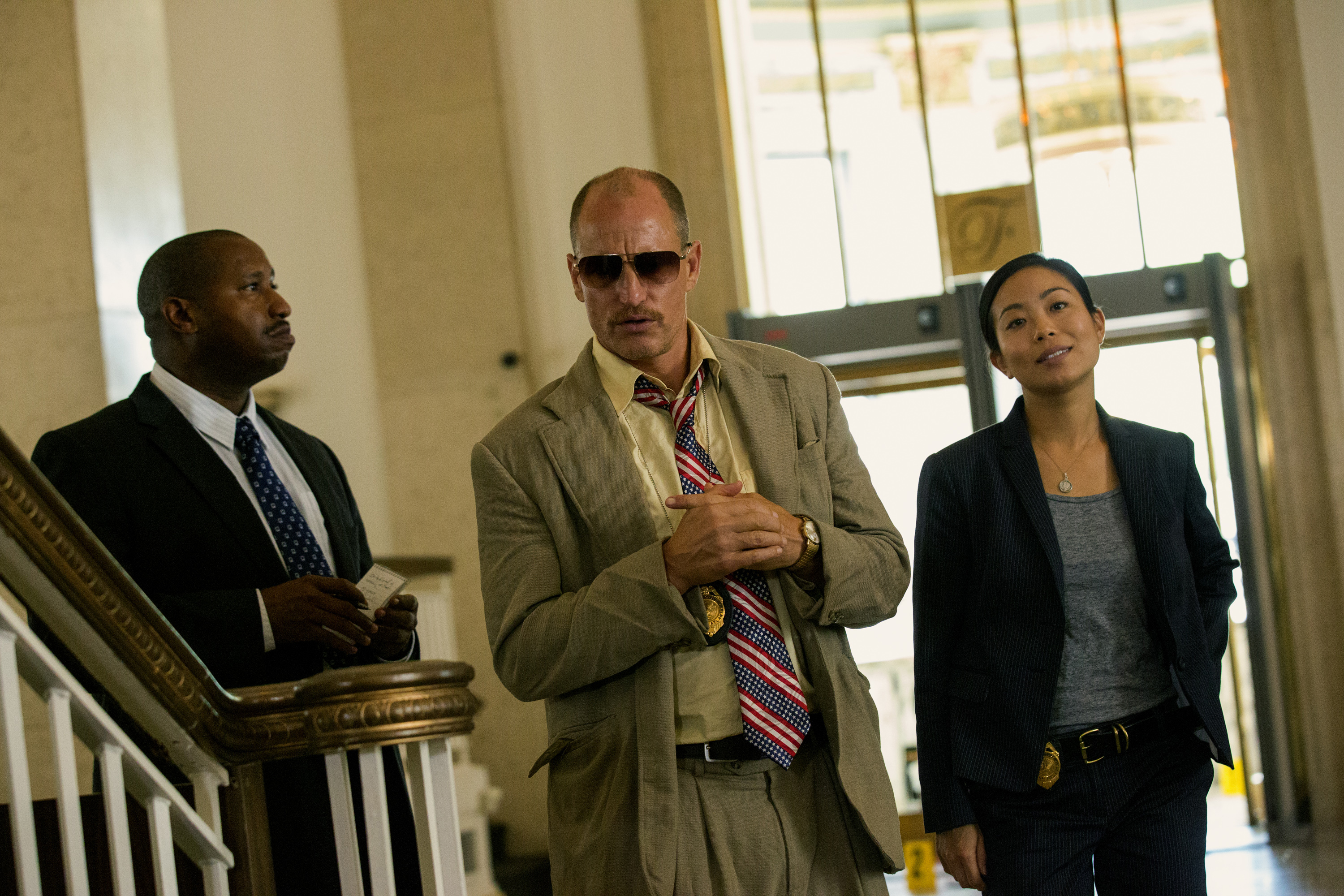 Still of Woody Harrelson, Michelle Ang and Terence Rosemore in Triple 9 (2016)