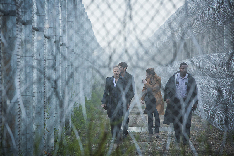 Still of Terence Rosemore, Kristen Connolly, James Wolk and Nora Arnezeder in Zoo (2015)
