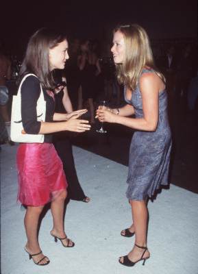 Natalie Portman and Lauren Holly at event of 54 (1998)