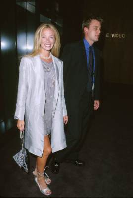 Lauren Holly at event of L'assedio (1998)