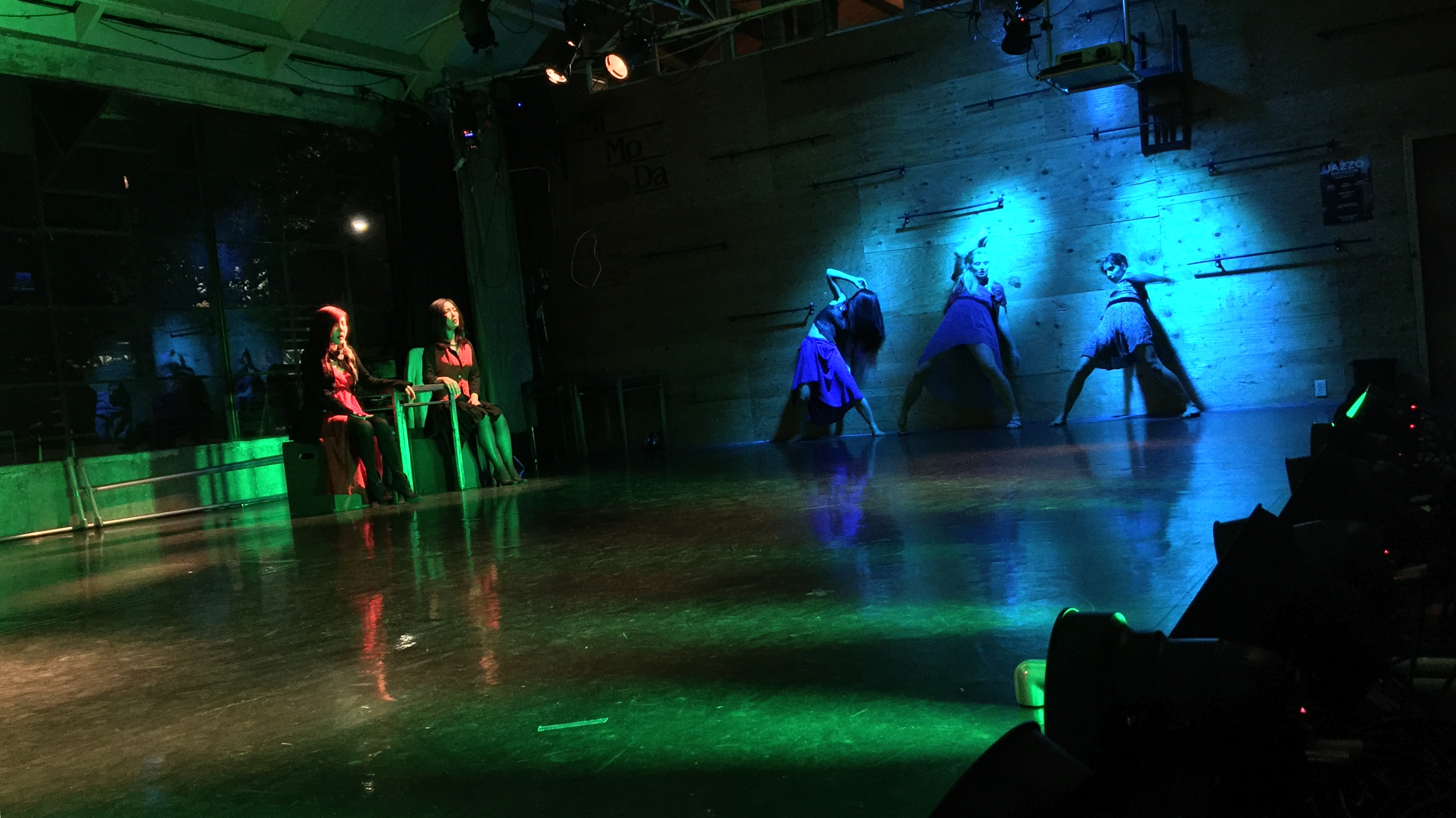 Mimoda Jazzo Theater-The Performance