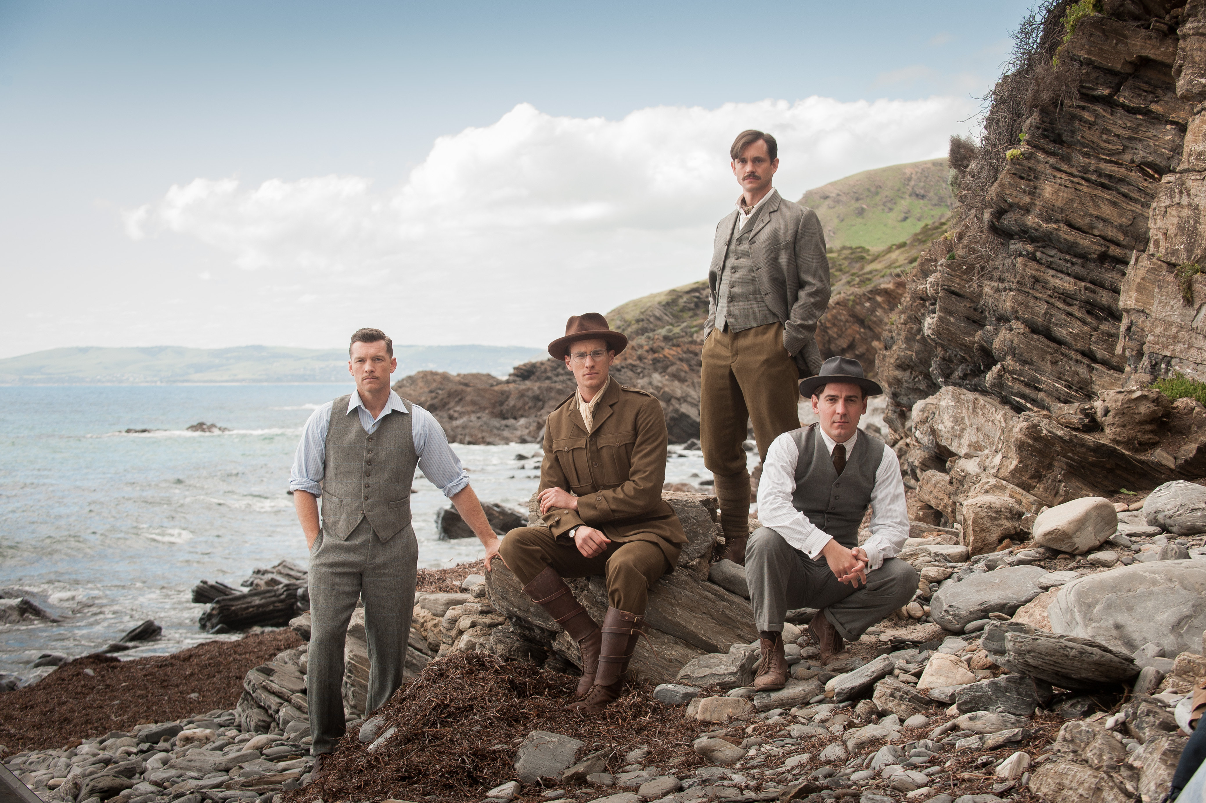 Still of Hugh Dancy, Sam Worthington and Joel Jackson in Deadline Gallipoli (2015)