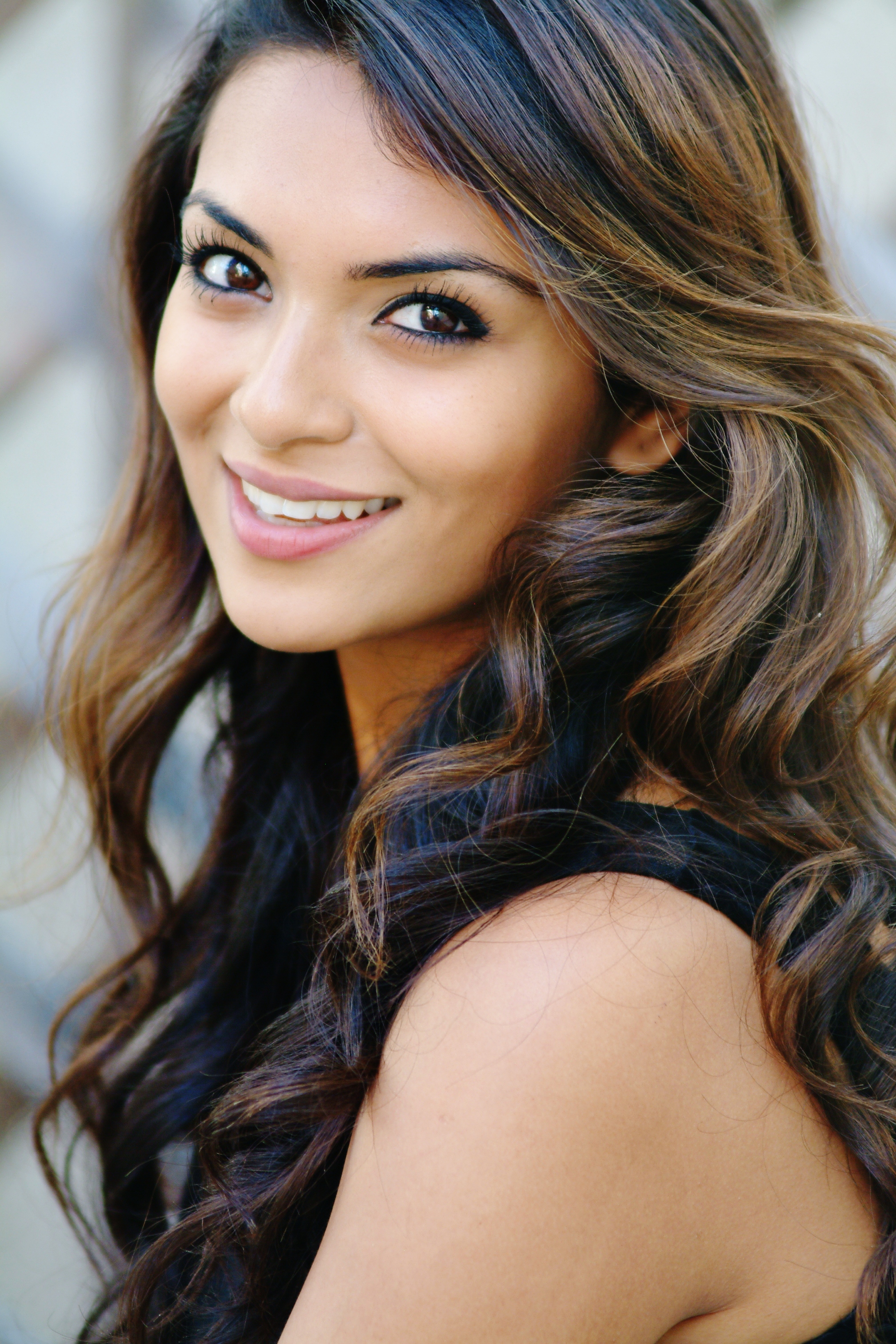 AYUSHI CHHABRA- HEADSHOT