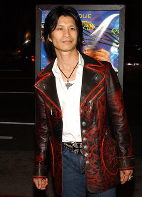 Dustin Nguyen at event of Kung fu (2004)