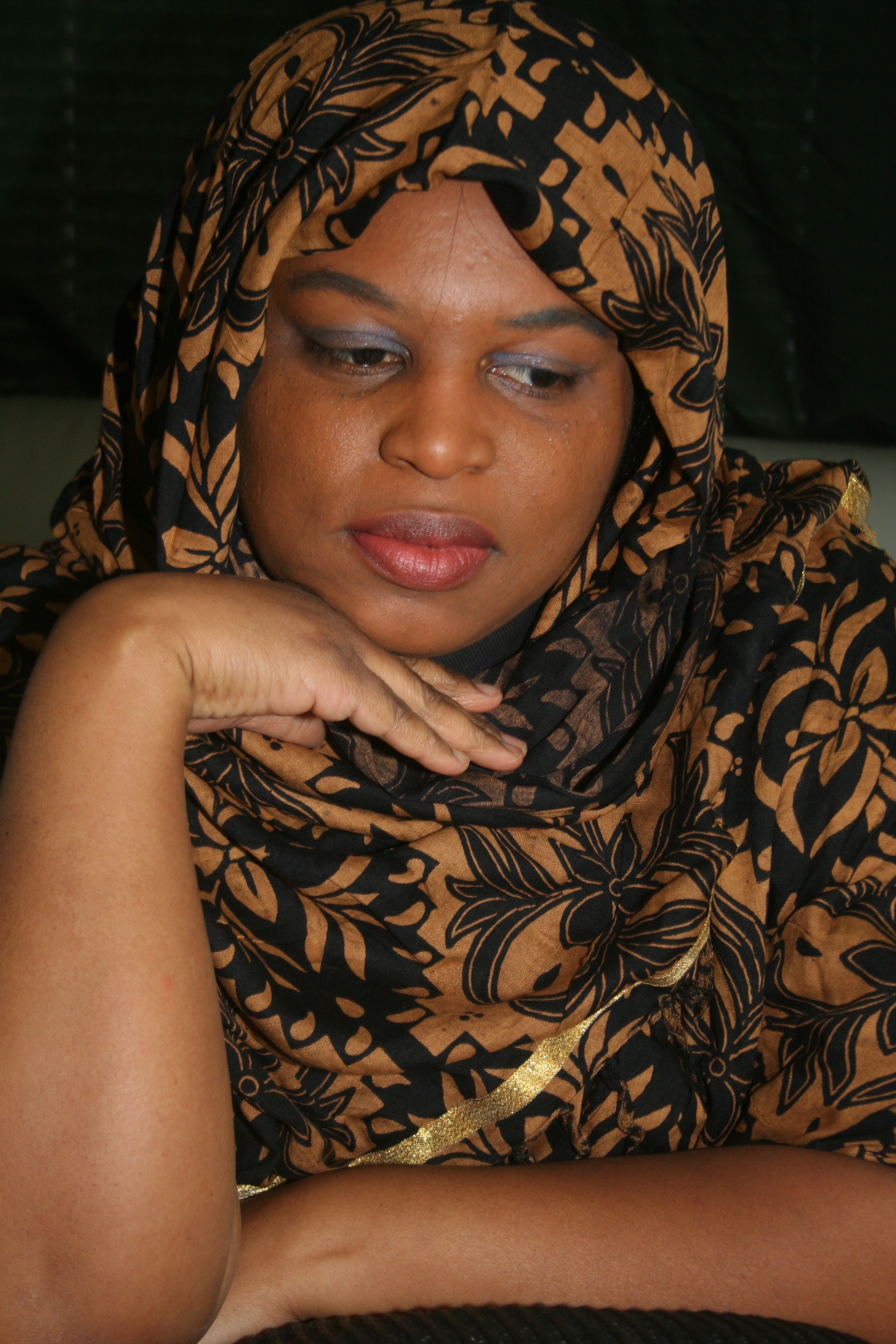 Chemi Che-Mponda wearing popular attire for women in Dar es Salaam, Tanzania.