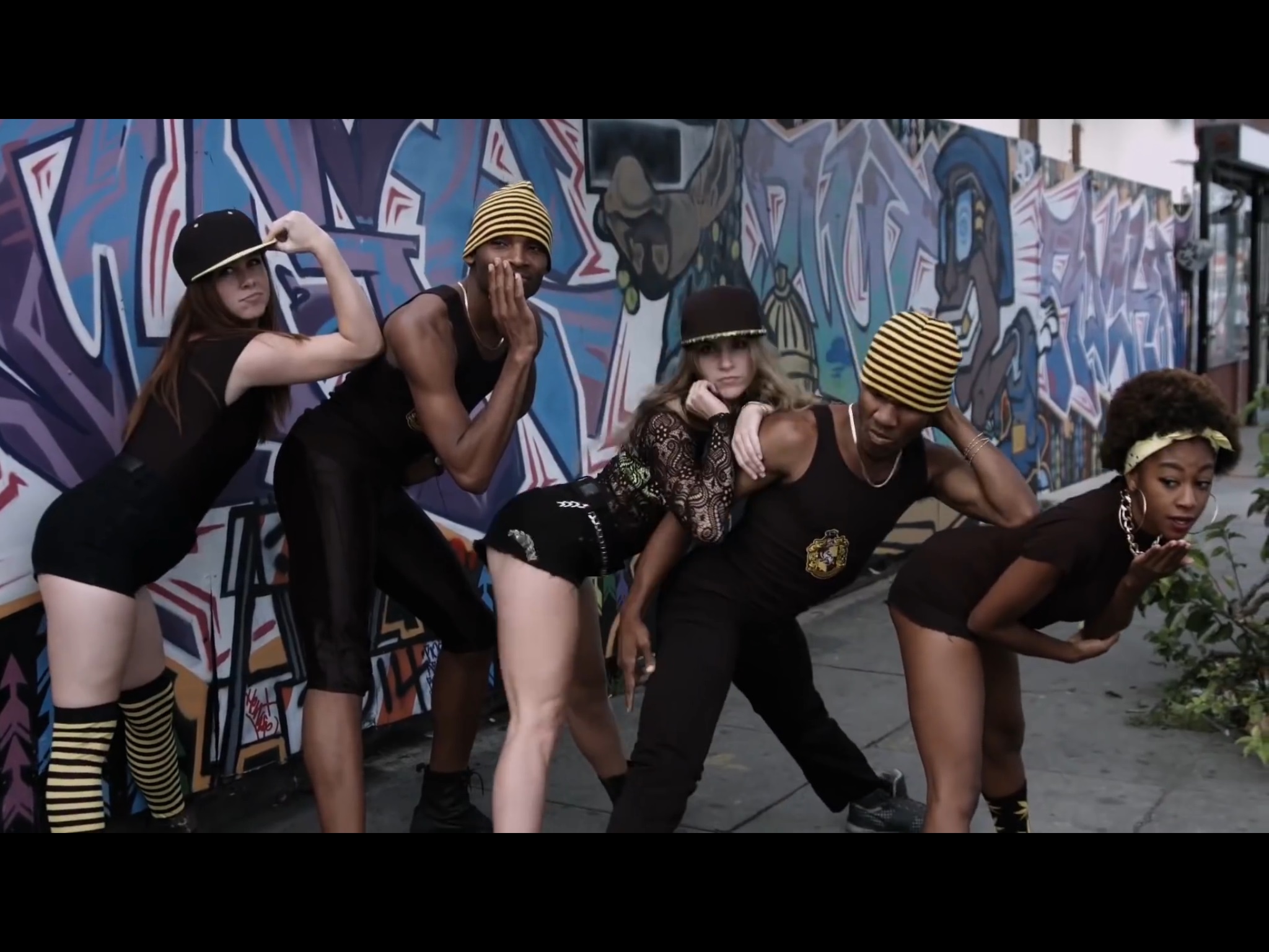 Still of Chelsea Kwoka, Annelisha Dixon, Magnus Griffin, Lauren Elizabeth Harper and Michael Parker in Hufflepuff: A Harry Potter Rap Parody (2015)