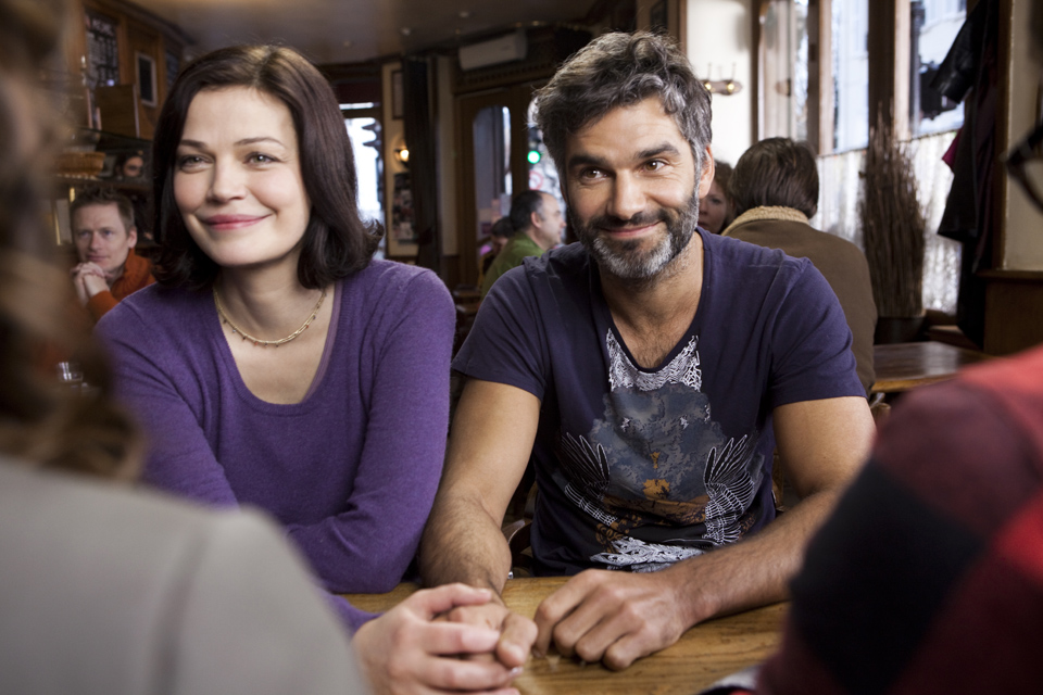 Marianne Denicourt and François Vincentelli in Une folle envie (2011)