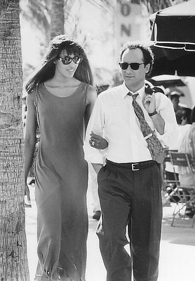 Still of Kevin Pollak and Naomi Campbell in Miami Rhapsody (1995)