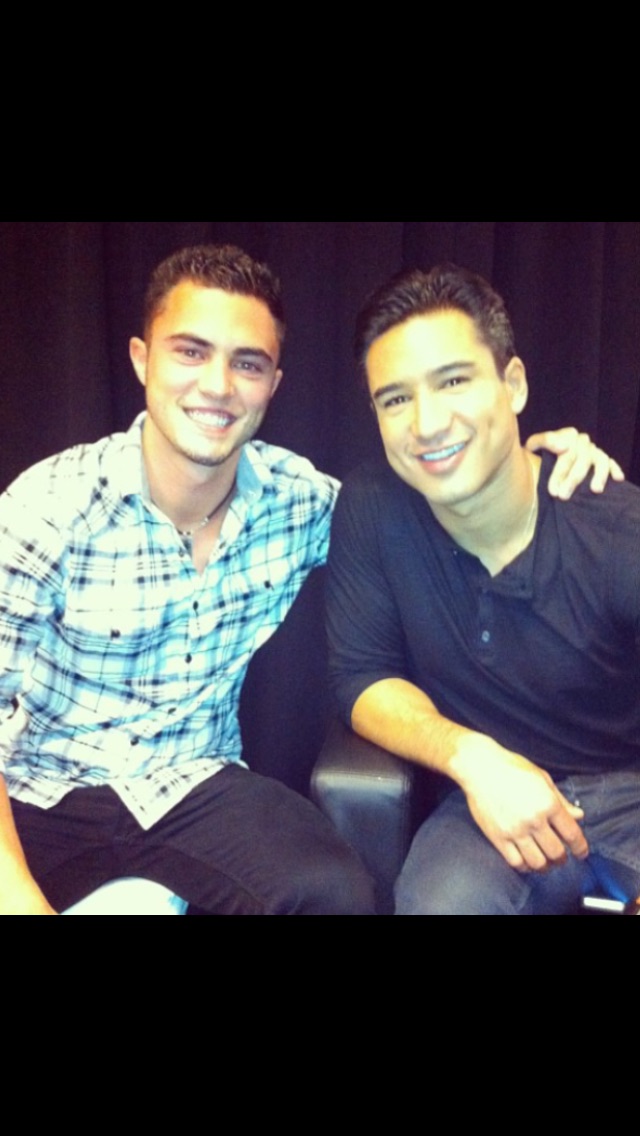 Darren Barnet bsckstage iheart music festival LV with Mario Lopez