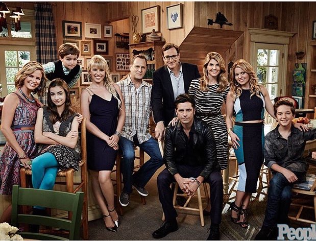 John Stamos, Andrea Barber, Candace Cameron Bure, Dave Coulier, Lori Loughlin, Bob Saget, Jodie Sweetin, Michael Campion, Elias Harger and Soni Bringas in Fuller House (2016)