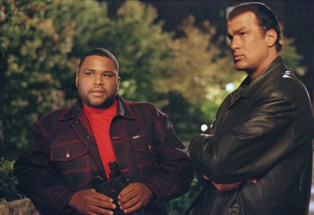 Still of Steven Seagal and Anthony Anderson in Exit Wounds (2001)