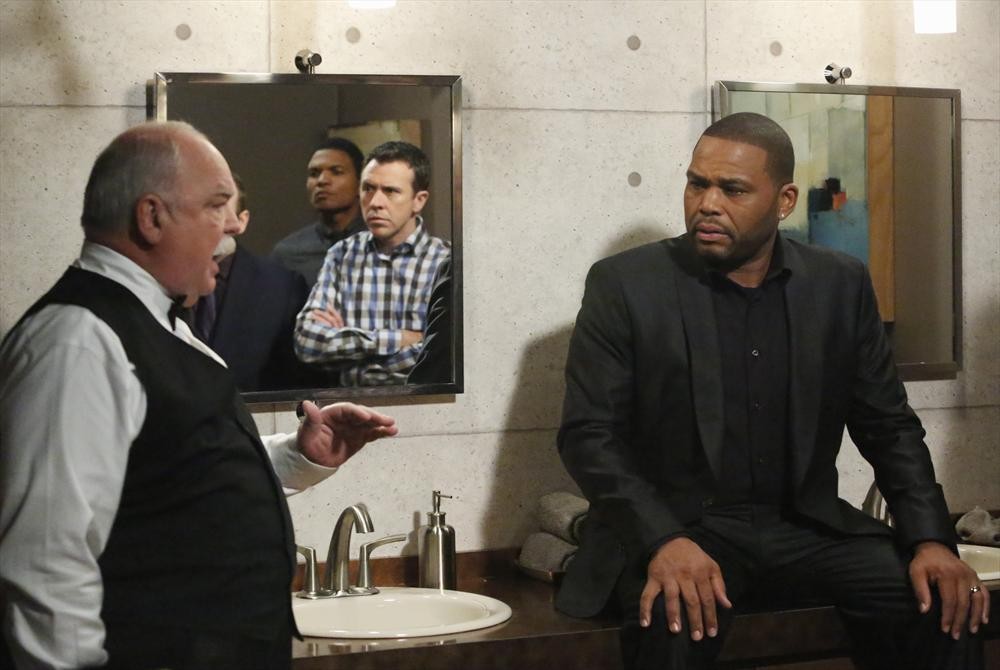 Still of Anthony Anderson, Jesse Burch and Richard Riehle in Black-ish (2014)