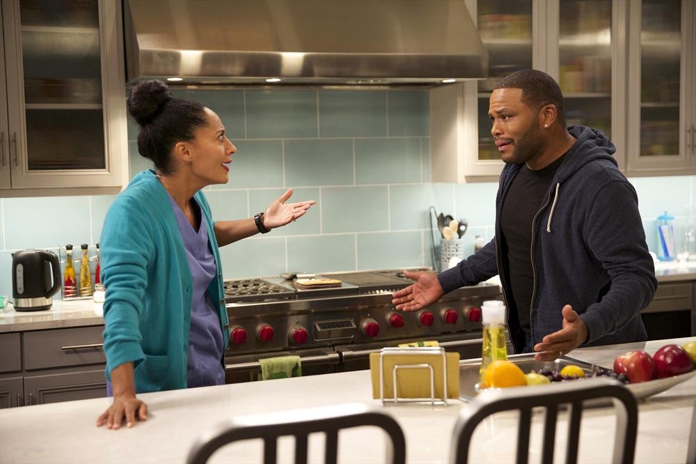 Still of Anthony Anderson and Tracee Ellis Ross in Black-ish (2014)