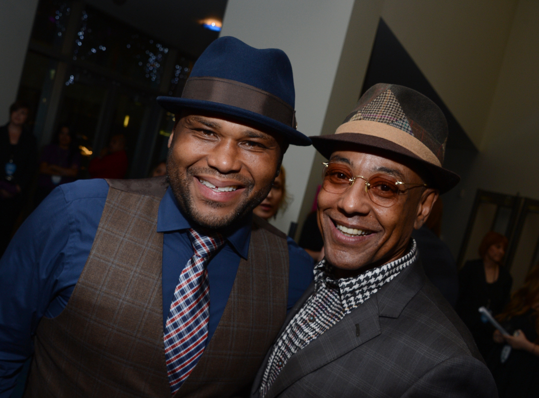 Giancarlo Esposito and Anthony Anderson at event of The 39th Annual People's Choice Awards (2013)