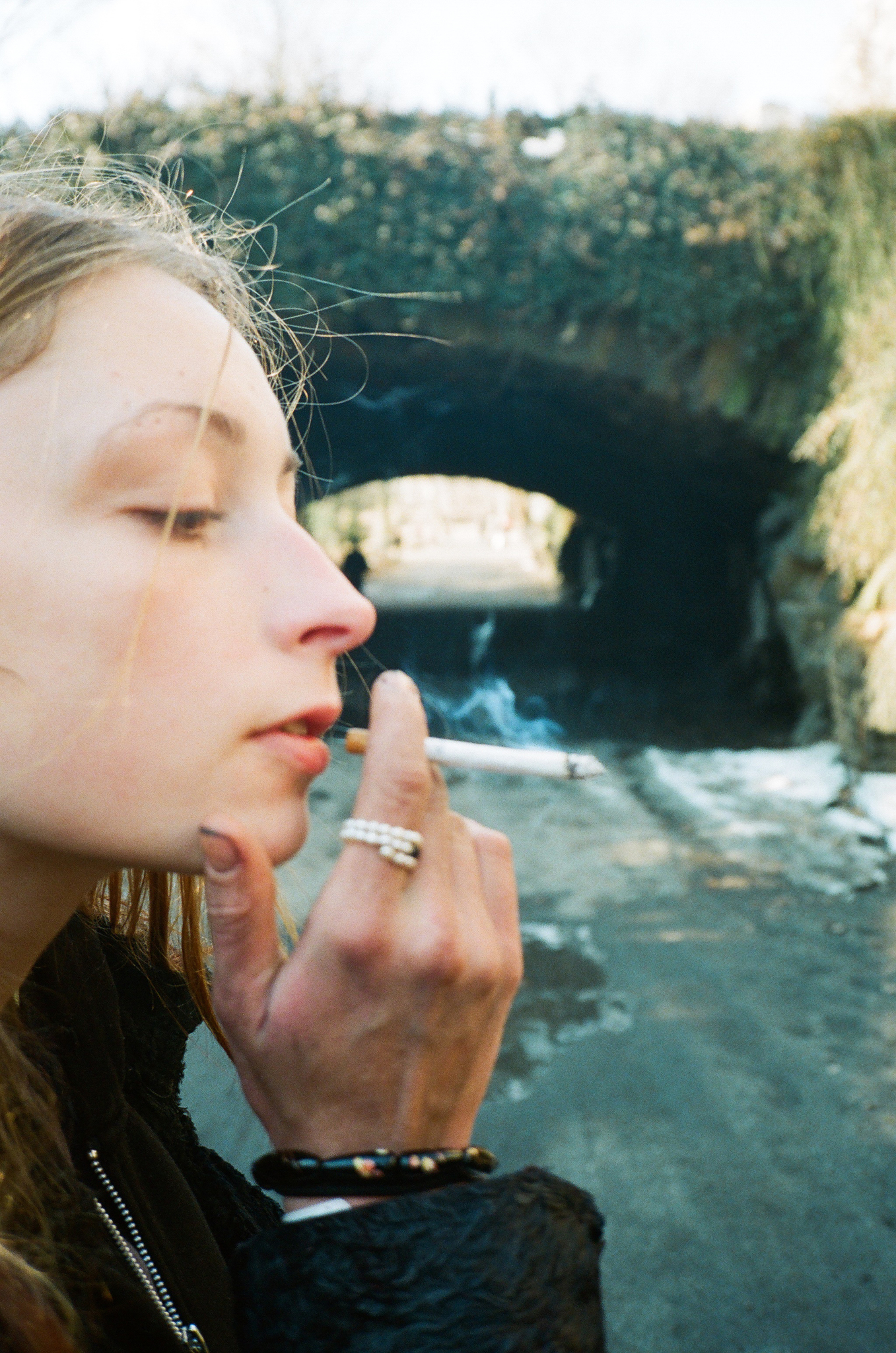 Still of Arielle Holmes in Heaven Knows What (2014)