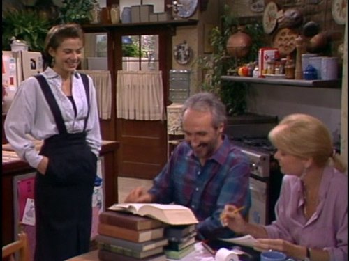 Still of Justine Bateman, Meredith Baxter and Michael Gross in Family Ties (1982)