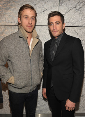 Ryan Gosling and Jake Gyllenhaal at event of Blue Valentine (2010)