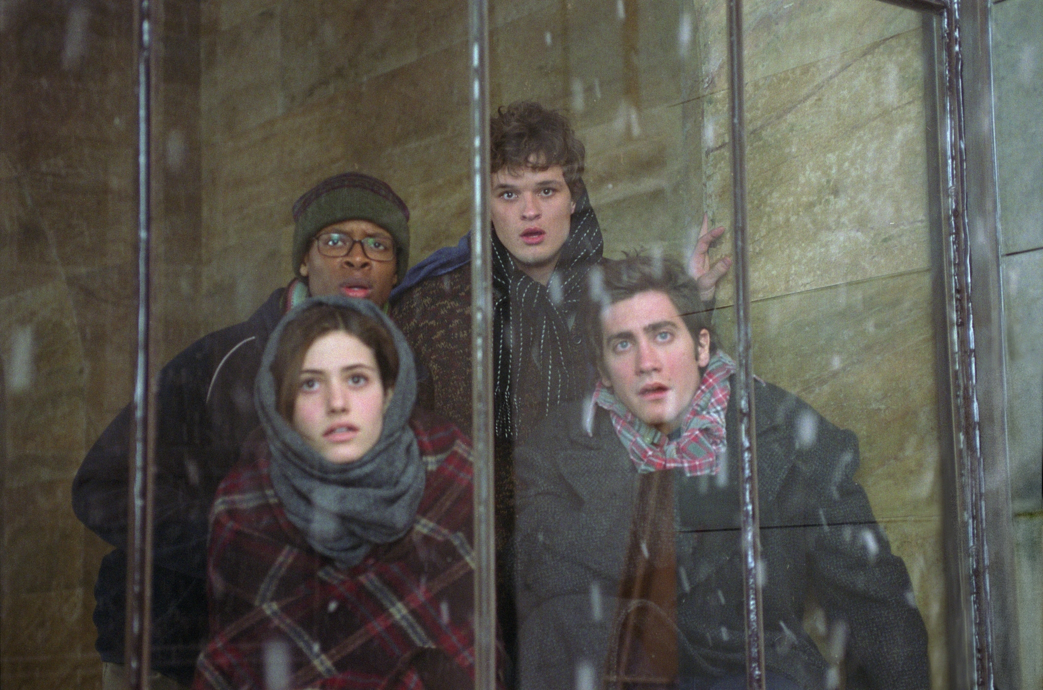 Still of Emmy Rossum, Jake Gyllenhaal, Austin Nichols and Arjay Smith in Diena po rytojaus (2004)