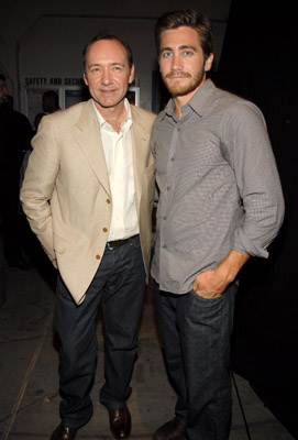 Kevin Spacey and Jake Gyllenhaal at event of 2006 MTV Movie Awards (2006)