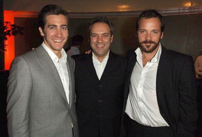 Sam Mendes, Jake Gyllenhaal and Peter Sarsgaard at event of Jarhead (2005)