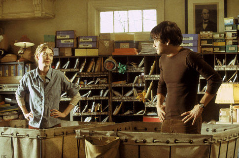 Still of Jake Gyllenhaal and Ellen Pompeo in Moonlight Mile (2002)