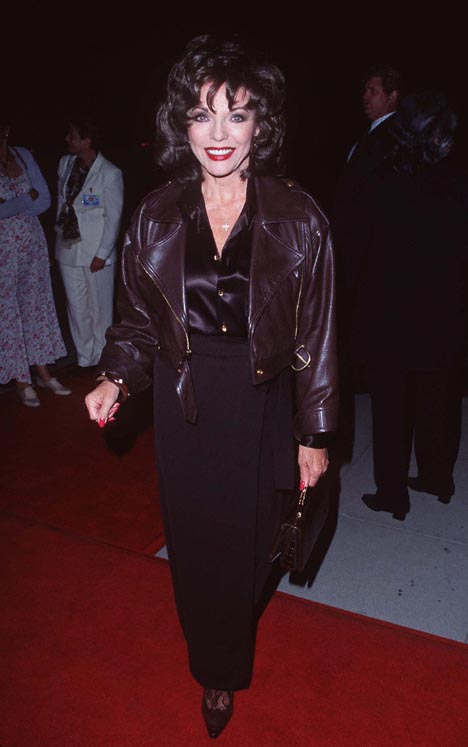 Joan Collins at event of Michael Collins (1996)