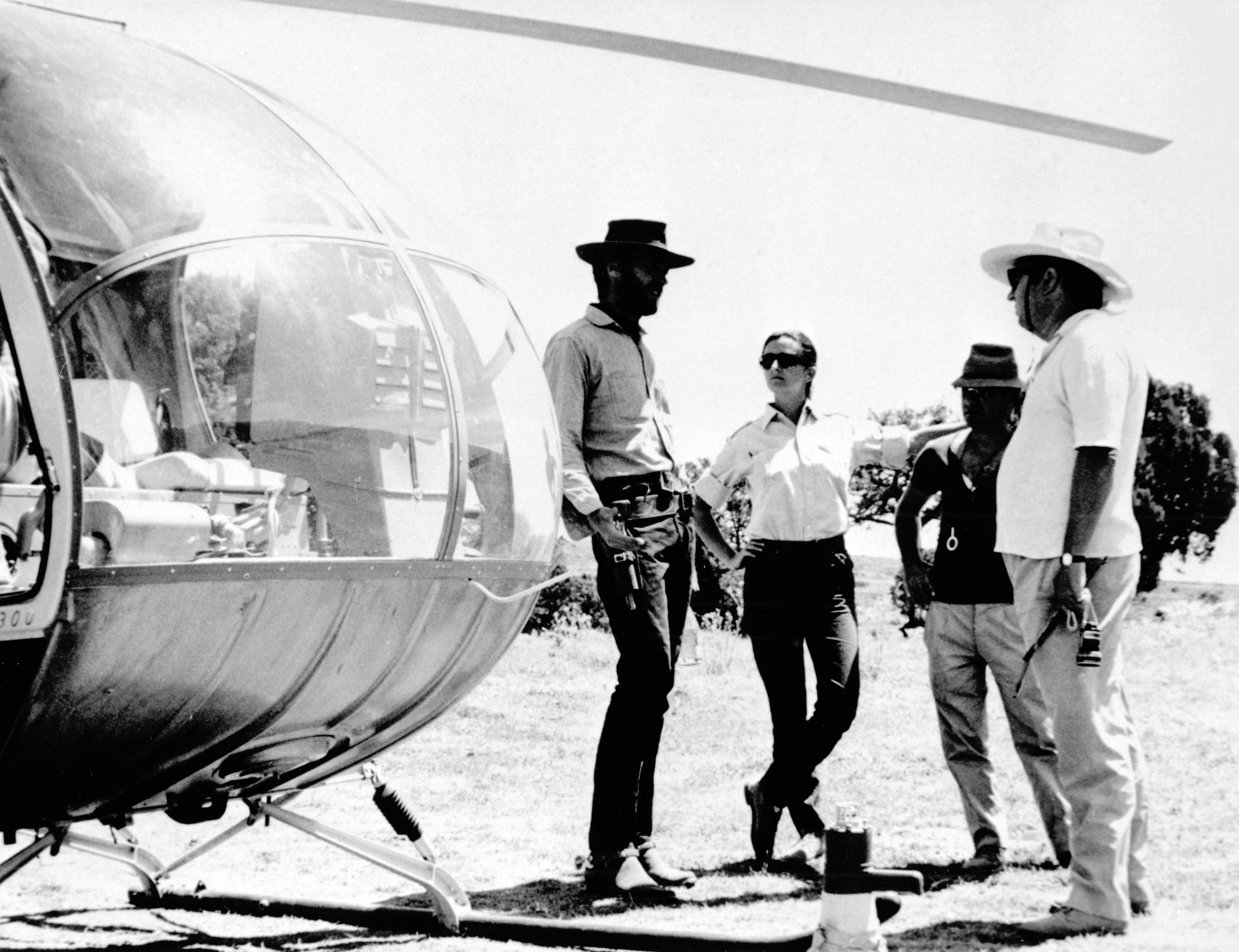 Still of Clint Eastwood and Sergio Leone in Geras, blogas ir bjaurus (1966)