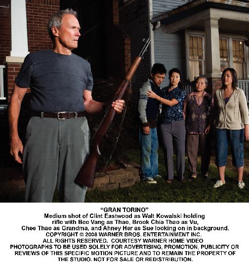 Still of Clint Eastwood, Bee Vang, Ahney Her, Brooke Chia Thao and Chee Thao in Gran Torino (2008)