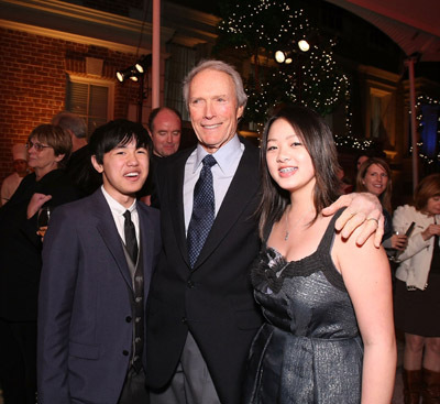 Clint Eastwood, Bee Vang and Ahney Her at event of Gran Torino (2008)