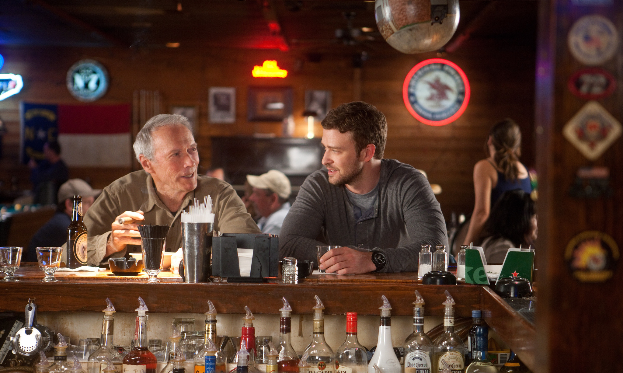 Still of Clint Eastwood and Justin Timberlake in Trouble with the Curve (2012)