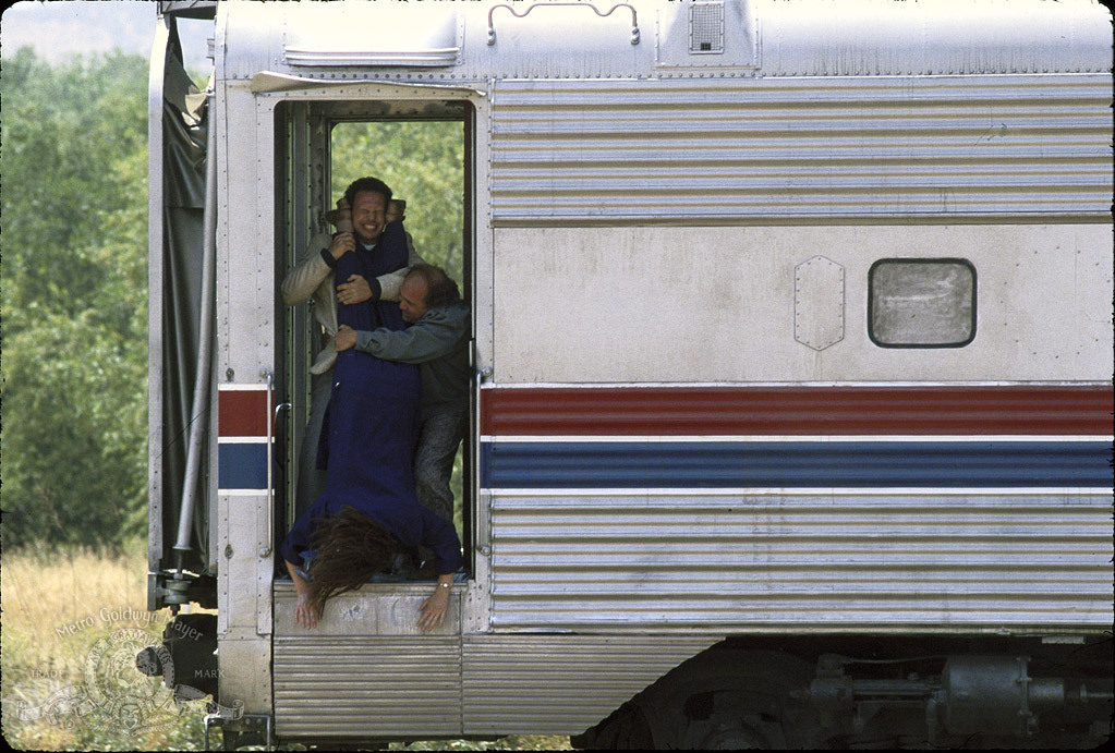 Still of Billy Crystal, Danny DeVito and Anne Ramsey in Throw Momma from the Train (1987)