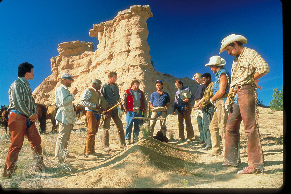 Still of Billy Crystal, Helen Slater, David Paymer, Bill Henderson, Bruno Kirby, Phill Lewis, Josh Mostel, Daniel Stern and Tracey Walter in City Slickers (1991)