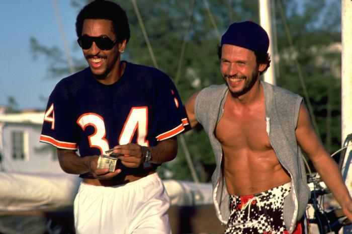 Still of Billy Crystal and Gregory Hines in Running Scared (1986)