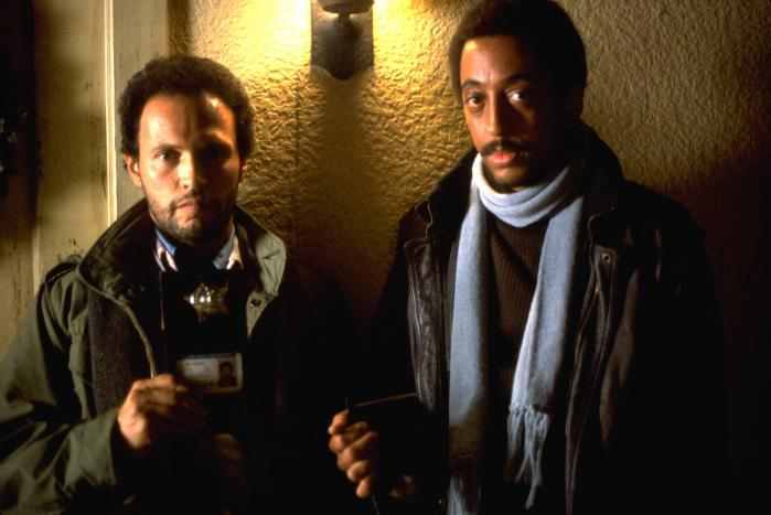 Still of Billy Crystal and Gregory Hines in Running Scared (1986)