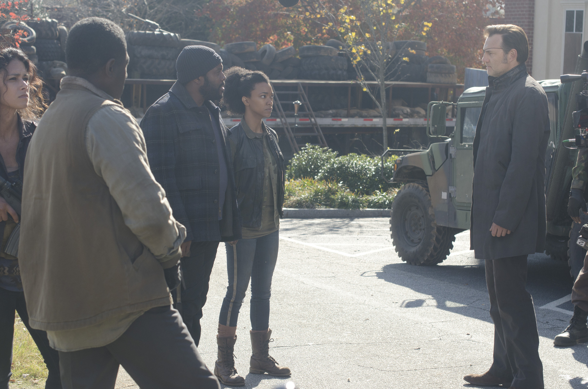 Still of Chad L. Coleman, E. Roger Mitchell, David Morrissey, Melissa Ponzio and Sonequa Martin-Green in Vaikstantys numireliai (2010)