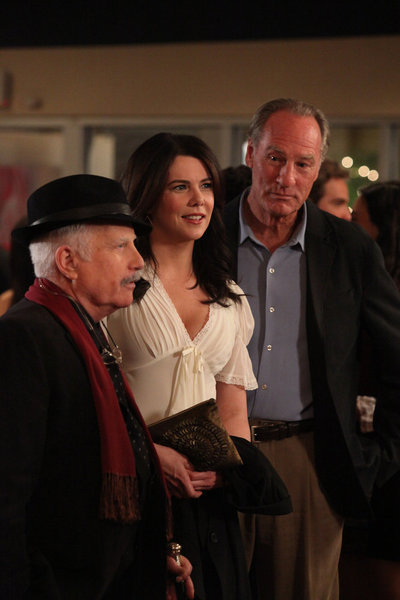 Still of Richard Dreyfuss, Craig T. Nelson and Lauren Graham in Parenthood (2010)