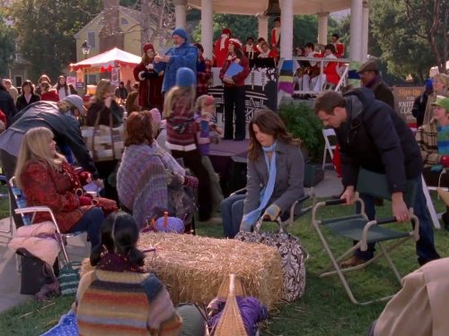 Still of Sally Struthers, David Sutcliffe, Liz Torres, Rose Abdoo and Lauren Graham in Gilmore Girls (2000)