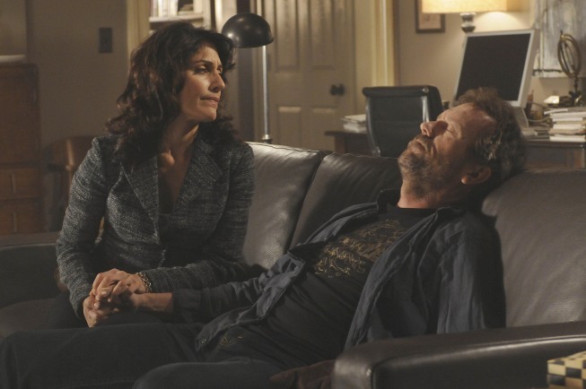 Still of Lisa Edelstein and Hugh Laurie in Hausas (2004)