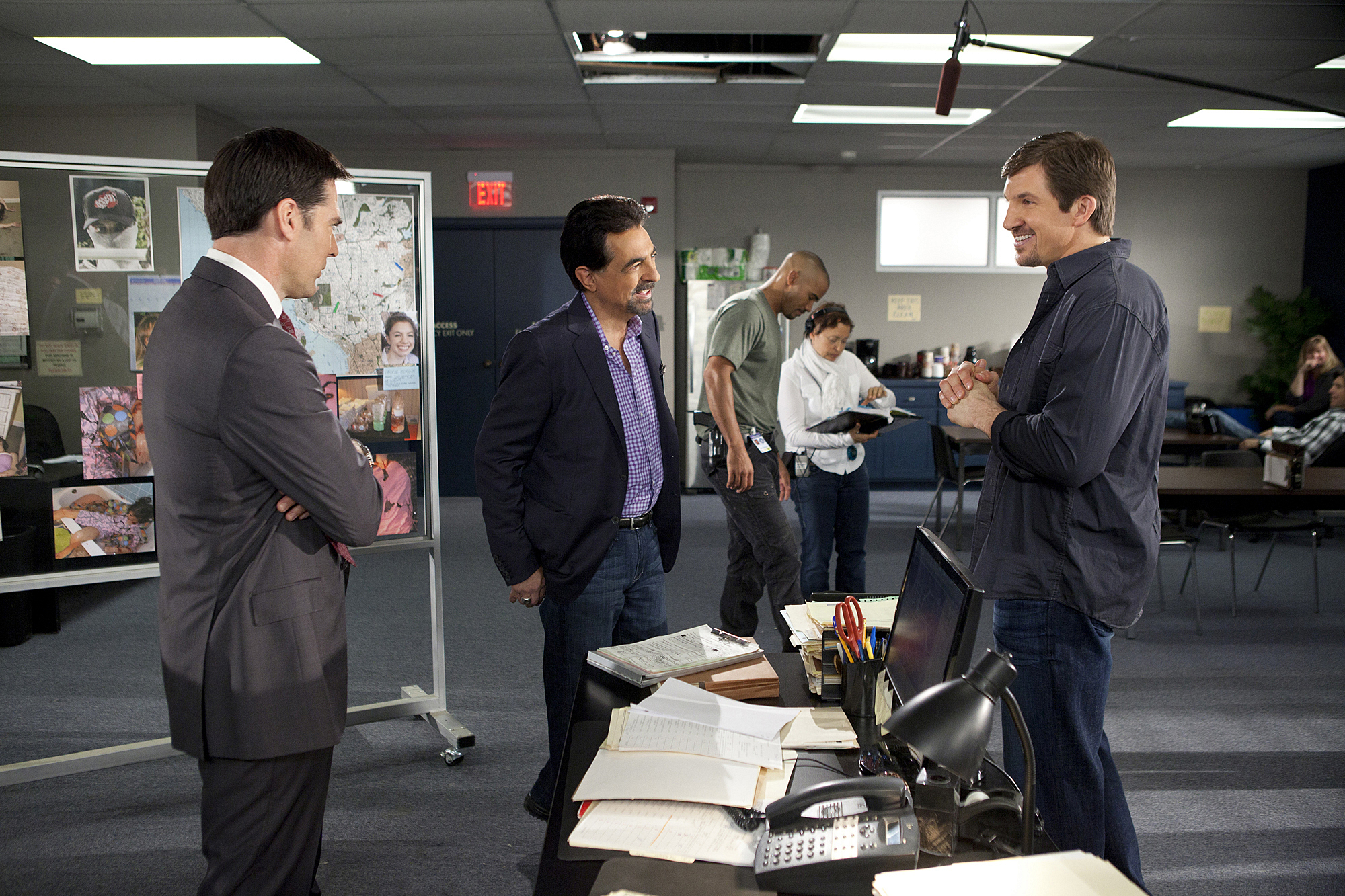 Still of Joe Mantegna, Thomas Gibson and Dallas Clark in Nusikalstami protai (2005)