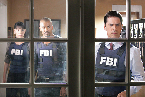 Still of Thomas Gibson, Shemar Moore and Paget Brewster in Nusikalstami protai (2005)