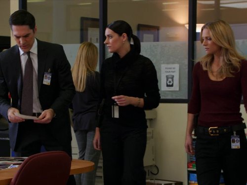 Still of Thomas Gibson, Paget Brewster and A.J. Cook in Nusikalstami protai (2005)